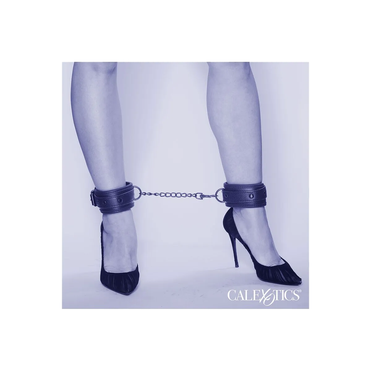 Nocturnal Fussmanschetten Leder Verstellbar Schwarz von Calexotics | Fesselliebe.de