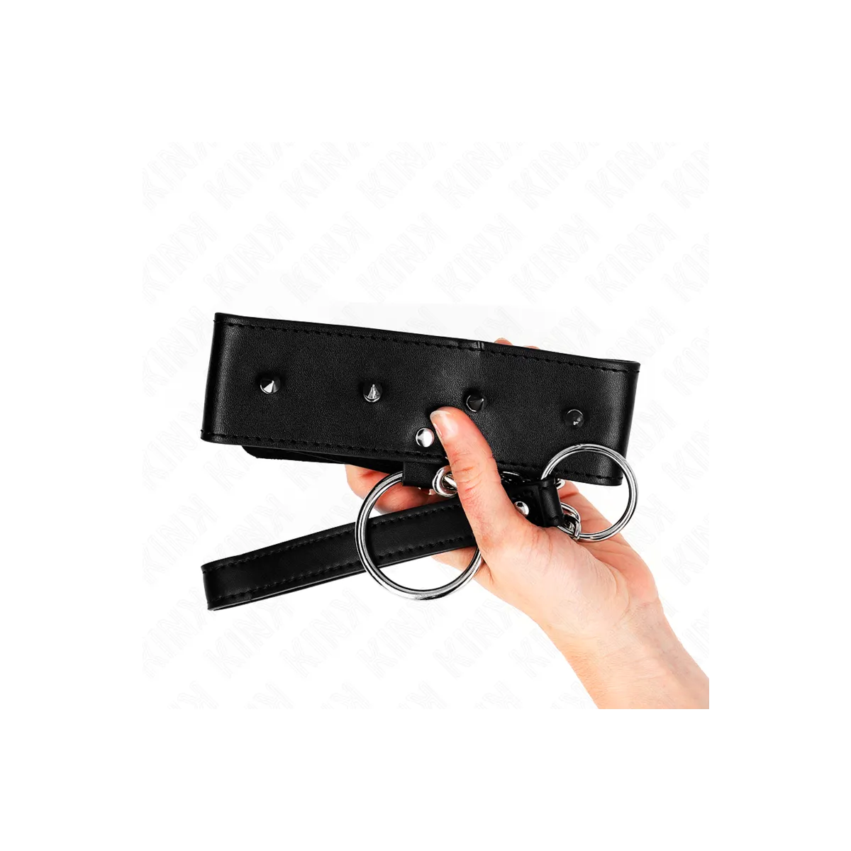 Halskette 65 cm mit Leine mit Silbernen Nieten Modell 2 Verstellbar 36-43 cm X 5 cm von Kink Collar & Gag | Fesselliebe.de