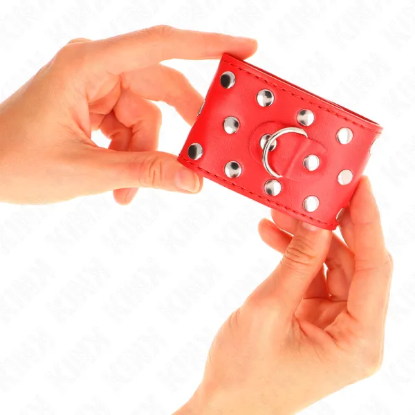 Handgelenkfesseln mit Druckverschluss Voller Nieten Rot Verstellbar 19-24 cm X 5,5 cm von Kink Wrist Restraint | Fesselliebe.de