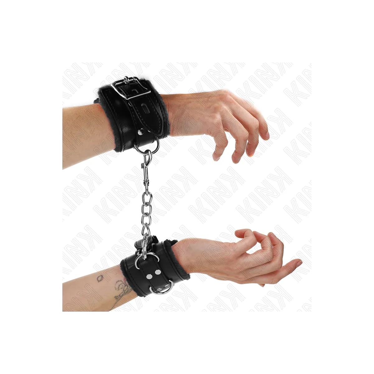 Handgelenkfesseln Schwarz mit Schwarzem Gürtel Verstellbar 17-29 cm X 6 cm von Kink Wrist Restraint | Fesselliebe.de