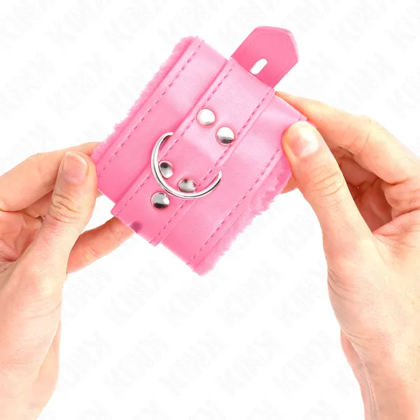 Handgelenkfesseln mit Quadratischen Löchern, Rosa und Rosa Gürtel, 17-29 cm X 6 cm von Kink Wrist Restraint | Fesselliebe.de