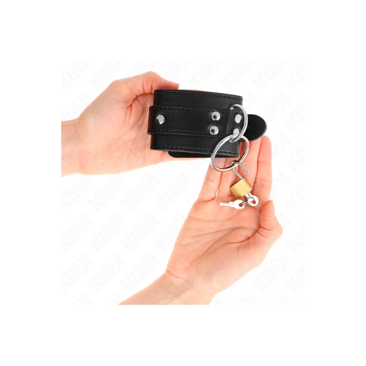 O-Ring Verriegelte Handgelenkfesseln Schwarz Verstellbar 20-28 cm X 5,5 cm von Kink Wrist Restraint | Fesselliebe.de