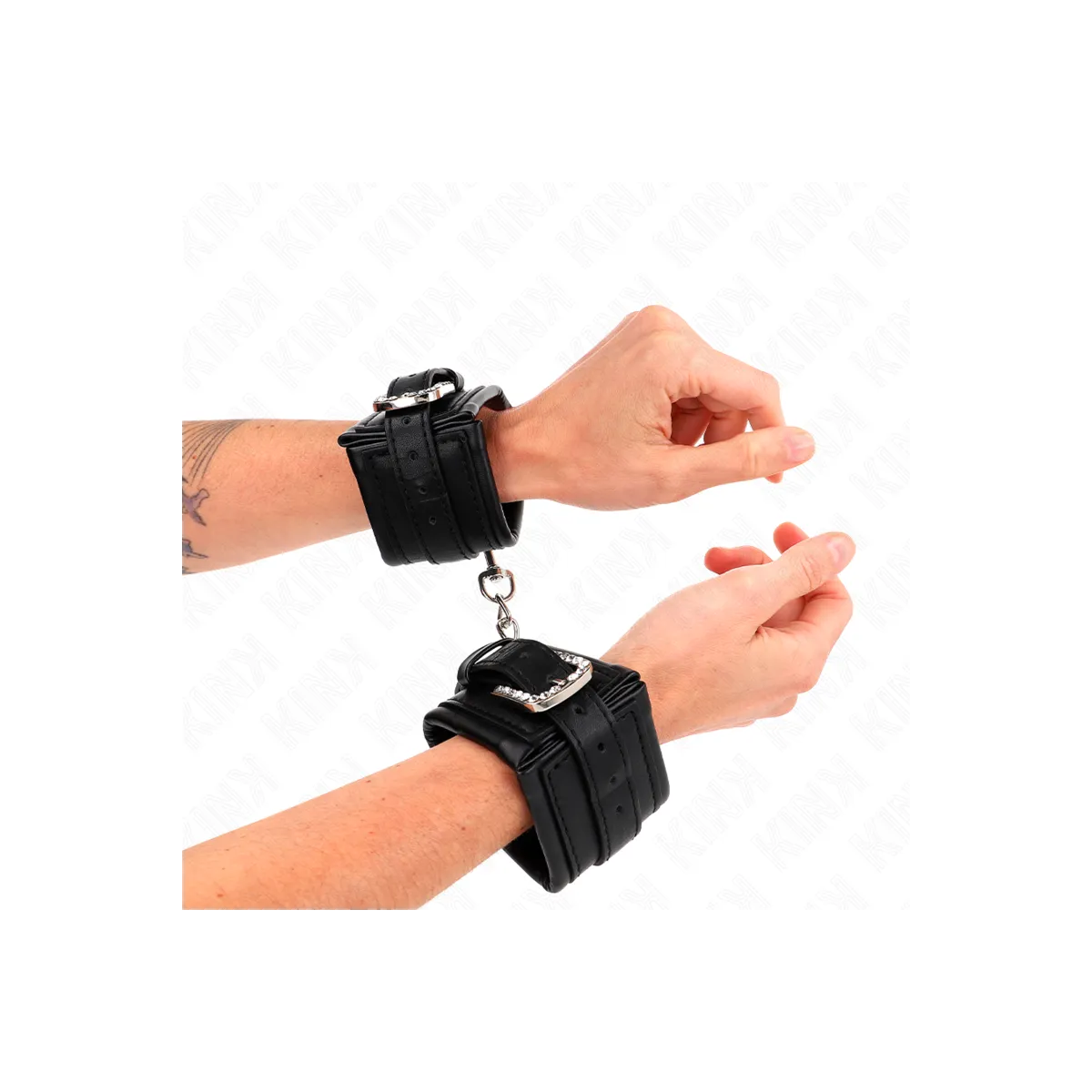 Handgelenkfesseln mit Strass-Schnalle, Schwarz, Verstellbar 25-32 cm X 5,5 cm von Kink Wrist Restraint | Fesselliebe.de