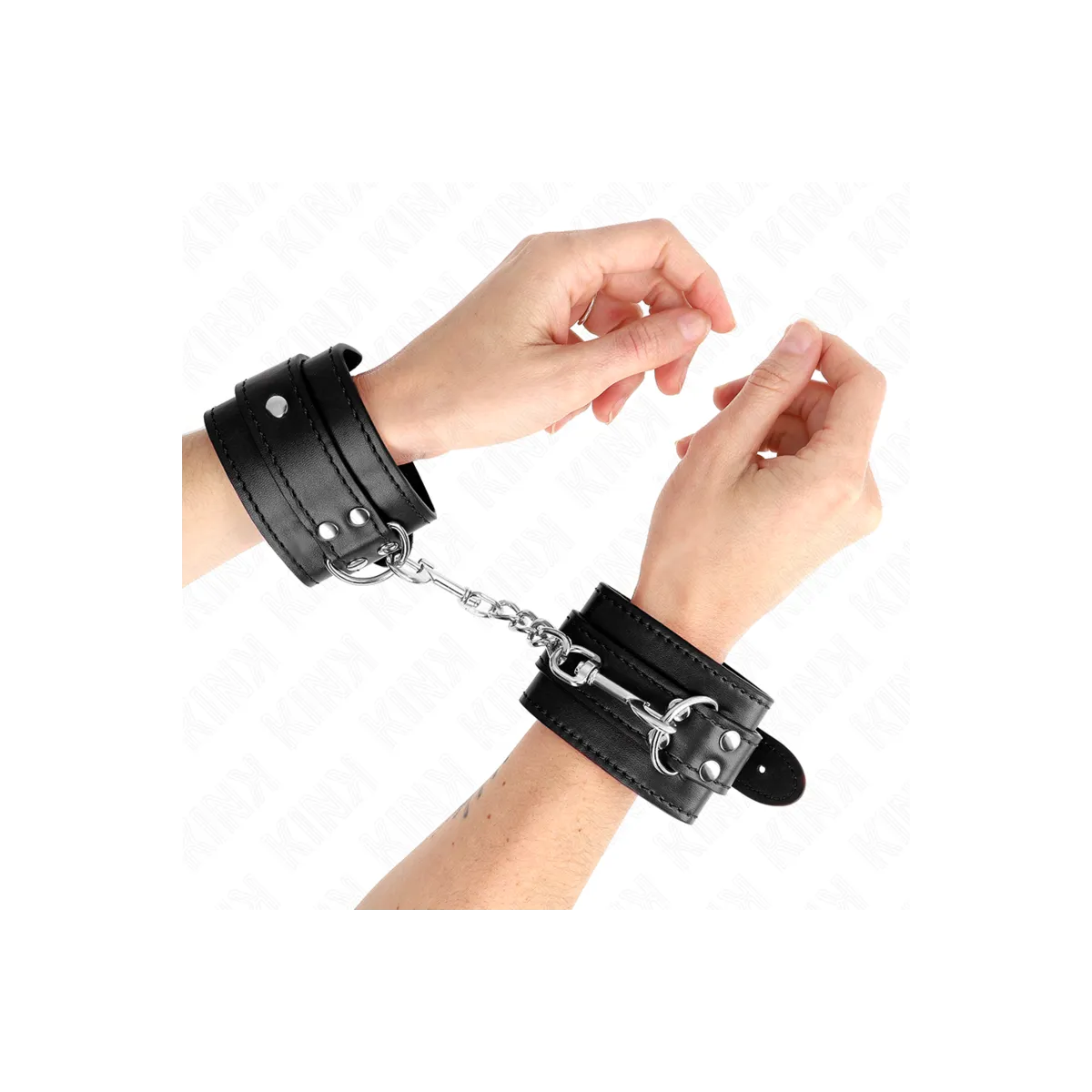 Einfache Handgelenksfesseln Schwarz Verstellbar 20-23 cm X 5,5 cm von Kink Wrist Restraint | Fesselliebe.de