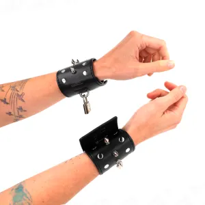 Punk Handgelenkfesseln mit Spikes 25 X 6 cm von Kink Wrist Restraint