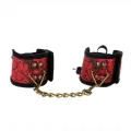 Scandal Handgelenksfesseln Rot-Schwarze Spitzendetails 24,5 cm X 6,5 cm von Kink Wrist Restraint