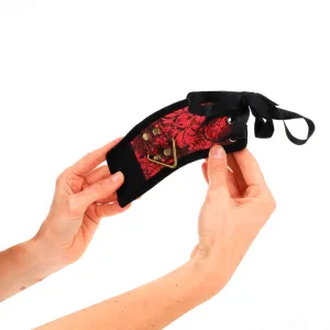 Scandal Handgelenksfesseln Rot-Schwarze Spitzendetails 24,5 cm X 6,5 cm von Kink Wrist Restraint