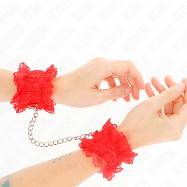 Elastische Handgelenksfesseln aus Spitze Rot von Kink Wrist Restraint | Fesselliebe.de