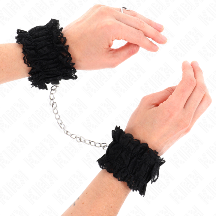 Elastische Handgelenksfesseln aus Spitze Negro von Kink Wrist Restraint | Fesselliebe.de
