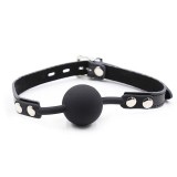 Silikon-Ballgag mit Ledergürtel (VORHÄNGESCHLOSS Inklusive) von Ohmama Fetish | Fesselliebe.de