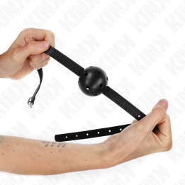 Simplicity Schwarzer Atmungsaktiver Ball 4,5 cm Gag 62 X 1,5 cm von Kink Collar & Gag | Fesselliebe.de
