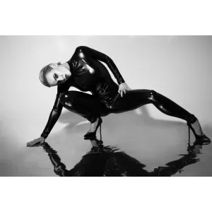 F319 Powerwetlook Catsuit mit Reißverschluss und Ring von Noir Handmade