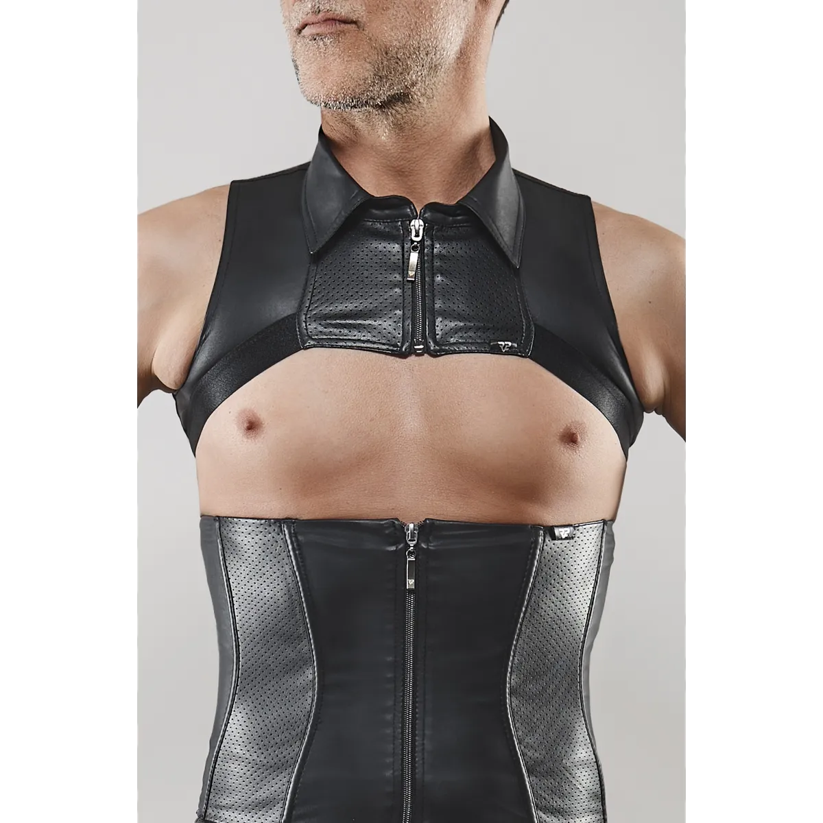 Extra kurzes Shirt BOAlvaro001 schwarz von RFP Bad Officer | Fesselliebe.de